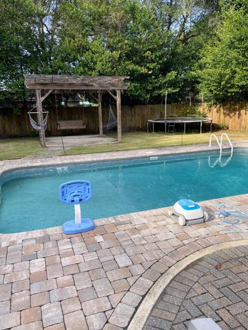 418 Davenport Avenue, Valparaiso, FL 32580