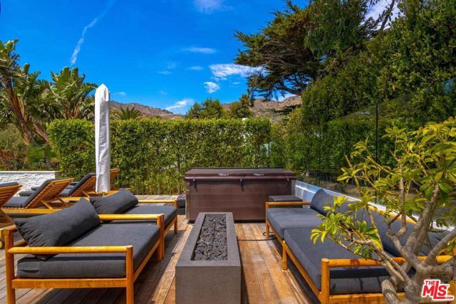 31851 Sea Level Drive, Malibu, CA 90265