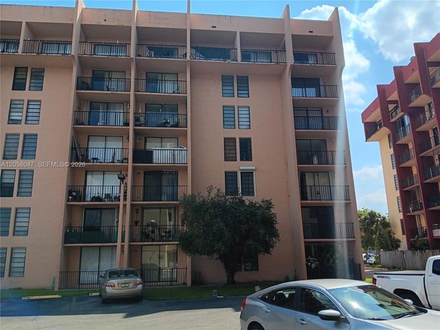 9688 Fontainebleau Blvd 502, Miami, FL 33172