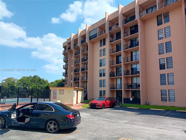 9688 Fontainebleau Blvd 502, Miami, FL 33172