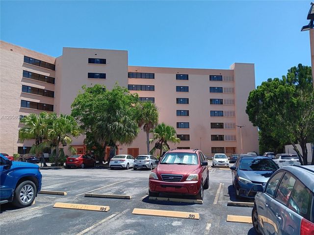 9688 Fontainebleau Blvd 502, Miami, FL 33172