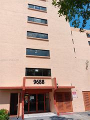 9688 Fontainebleau Blvd 502, Miami, FL 33172