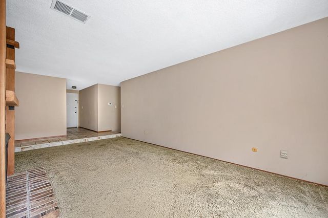 7828 Rockhurst Way, Sacramento, CA 95828