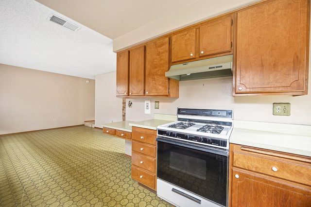 7828 Rockhurst Way, Sacramento, CA 95828