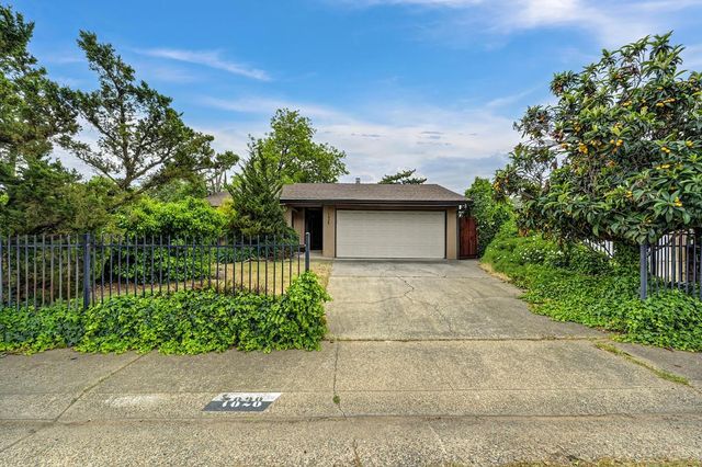 7828 Rockhurst Way, Sacramento, CA 95828