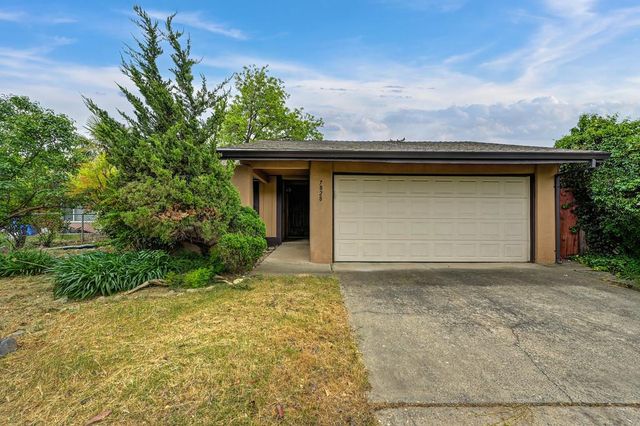 7828 Rockhurst Way, Sacramento, CA 95828