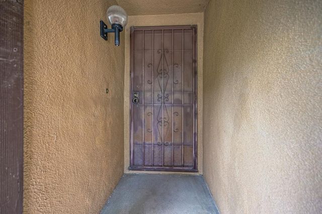 7828 Rockhurst Way, Sacramento, CA 95828