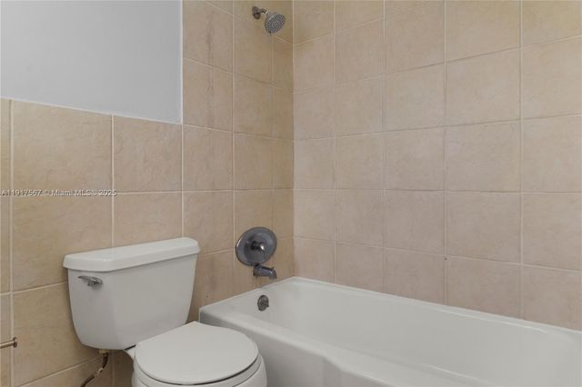 18630 NE 18th Ave 136, Miami, FL 33179