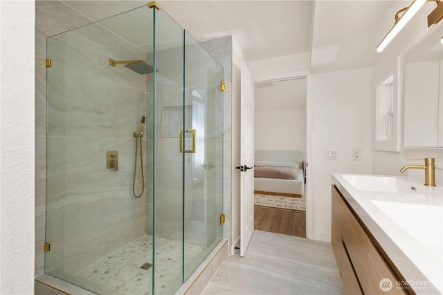 21810 NE 16th Street, Sammamish, WA 98074