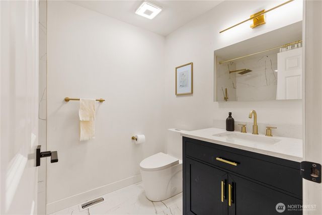 21810 NE 16th Street, Sammamish, WA 98074