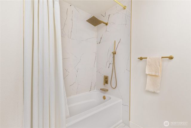 21810 NE 16th Street, Sammamish, WA 98074