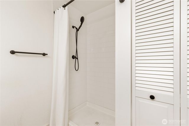 21810 NE 16th Street, Sammamish, WA 98074