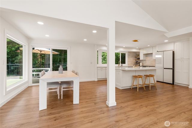 21810 NE 16th Street, Sammamish, WA 98074