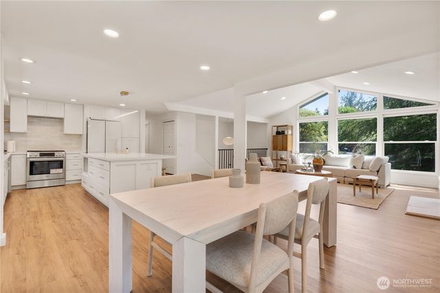 21810 NE 16th Street, Sammamish, WA 98074