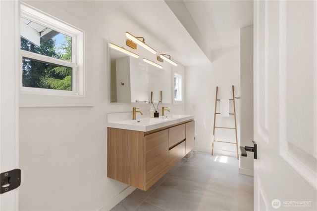 21810 NE 16th Street, Sammamish, WA 98074