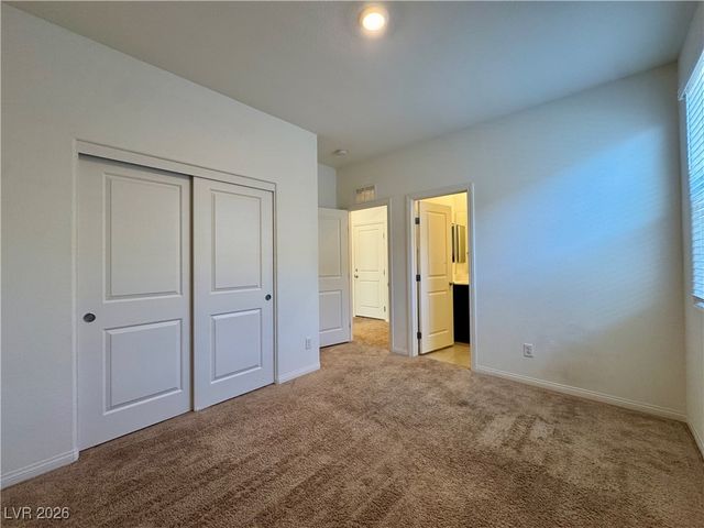 8109 Minavalle Avenue, Las Vegas, NV 89113