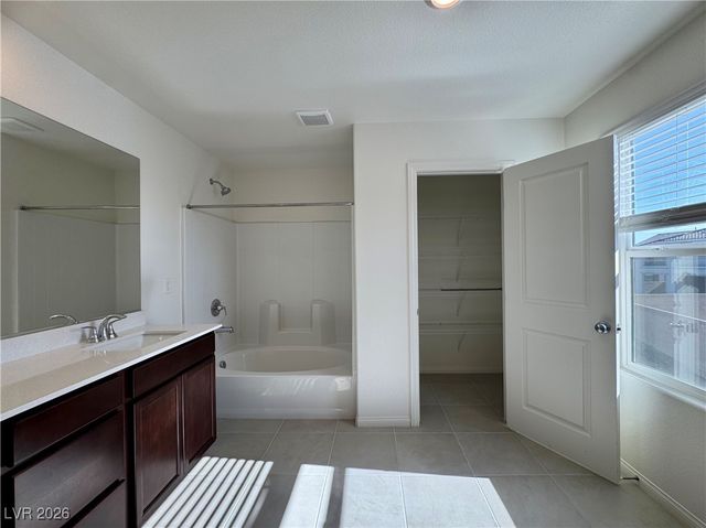 8109 Minavalle Avenue, Las Vegas, NV 89113