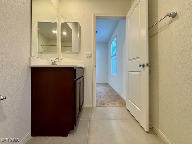 8109 Minavalle Avenue, Las Vegas, NV 89113