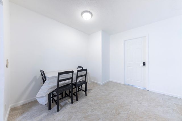 210 -216 NE 40th St, Oakland Park, FL 33334