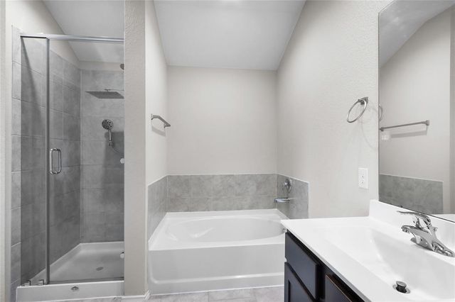8107 Tamarind Lane, Baytown, TX 77521