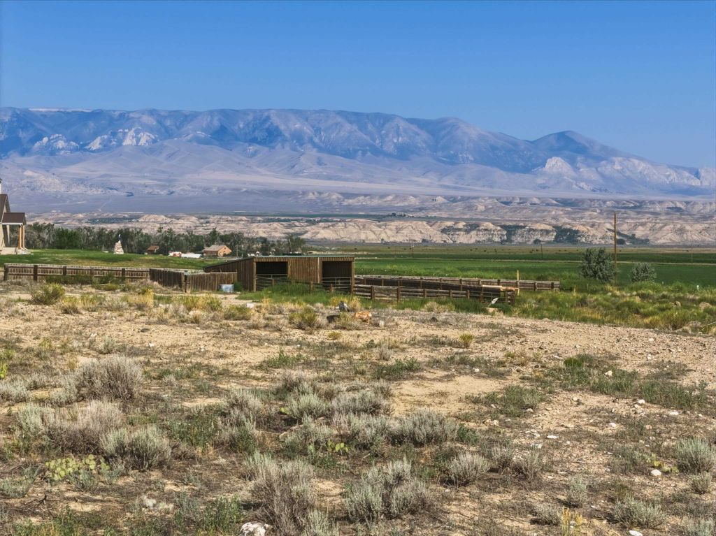 38 Road 1AFW, Clark, WY 82435 photo 3