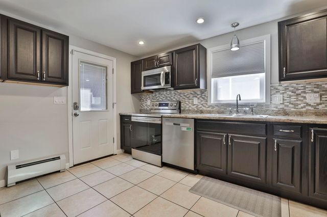 445 Blevens Drive, Manchester, NH 03104