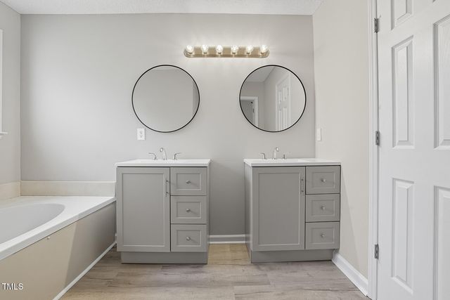 5520 Oregon Landing Place, Raleigh, NC 27610