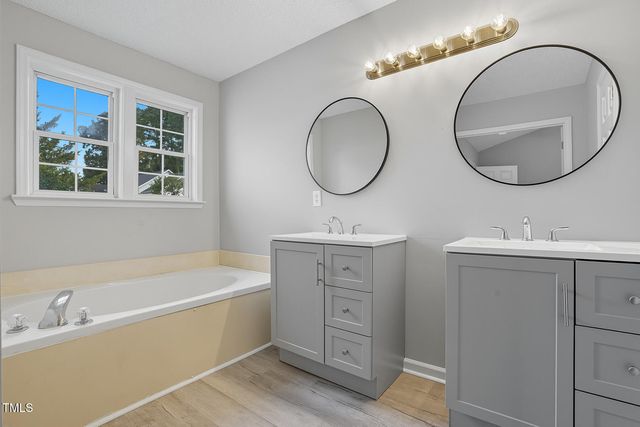 5520 Oregon Landing Place, Raleigh, NC 27610