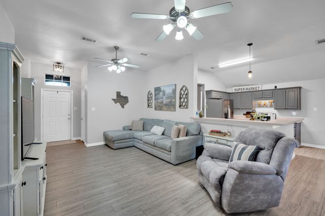 702 Green Acres Lane, Midlothian, TX 76065