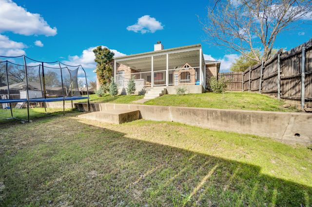 702 Green Acres Lane, Midlothian, TX 76065