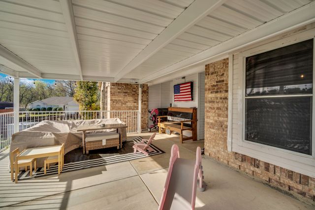 702 Green Acres Lane, Midlothian, TX 76065