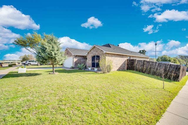 702 Green Acres Lane, Midlothian, TX 76065