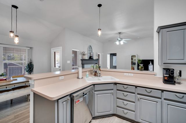 702 Green Acres Lane, Midlothian, TX 76065