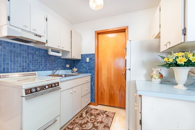 59 Indianwood Drive, Thornton, IL 60476