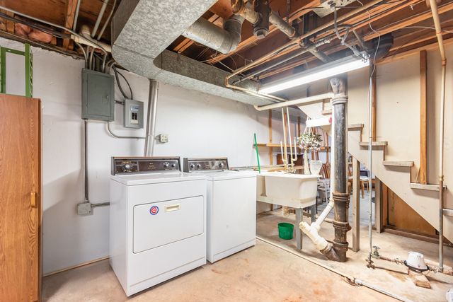 59 Indianwood Drive, Thornton, IL 60476