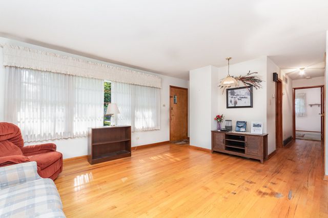 59 Indianwood Drive, Thornton, IL 60476