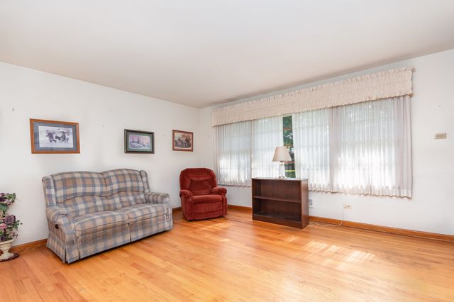 59 Indianwood Drive, Thornton, IL 60476