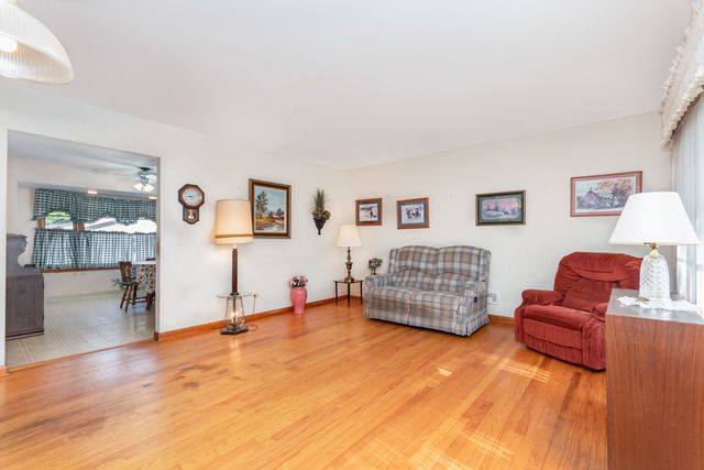 59 Indianwood Drive, Thornton, IL 60476