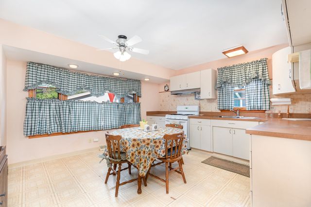 59 Indianwood Drive, Thornton, IL 60476