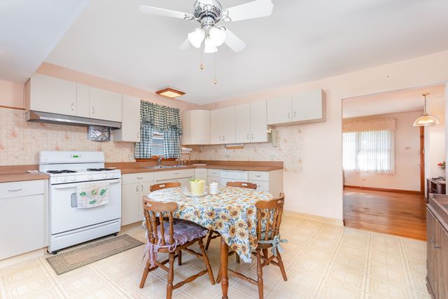 59 Indianwood Drive, Thornton, IL 60476