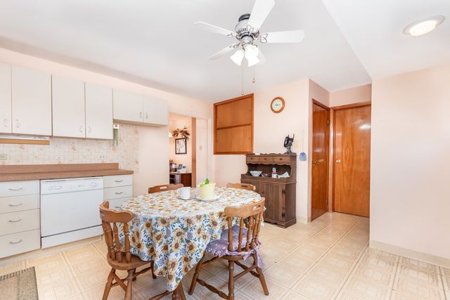 59 Indianwood Drive, Thornton, IL 60476