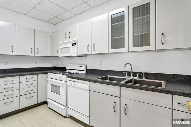 309 Argyle Place, Kearny, NJ 07032