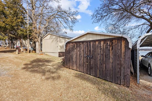 28 Air Force Drive, Pottsboro, TX 75076