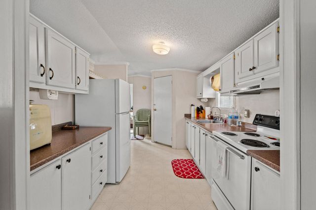 28 Air Force Drive, Pottsboro, TX 75076