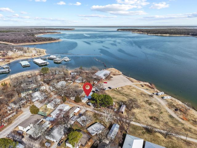 28 Air Force Drive, Pottsboro, TX 75076