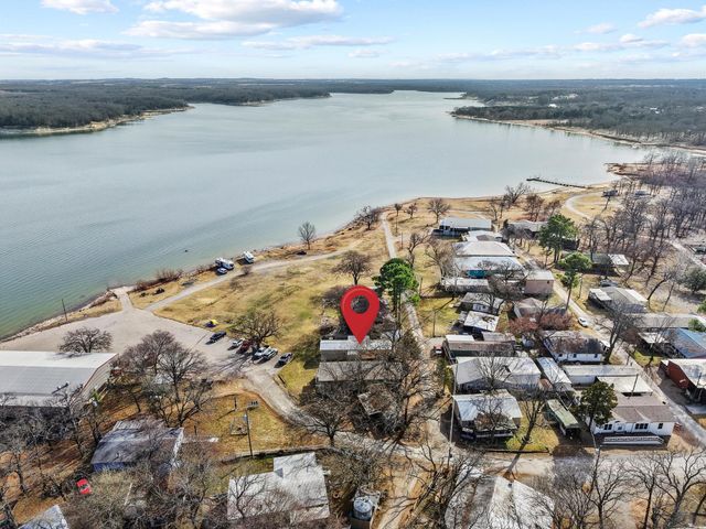 28 Air Force Drive, Pottsboro, TX 75076