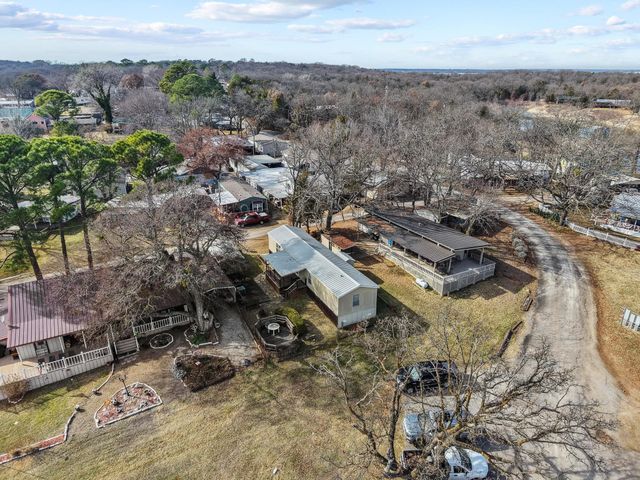 28 Air Force Drive, Pottsboro, TX 75076