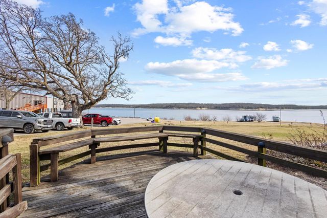 28 Air Force Drive, Pottsboro, TX 75076