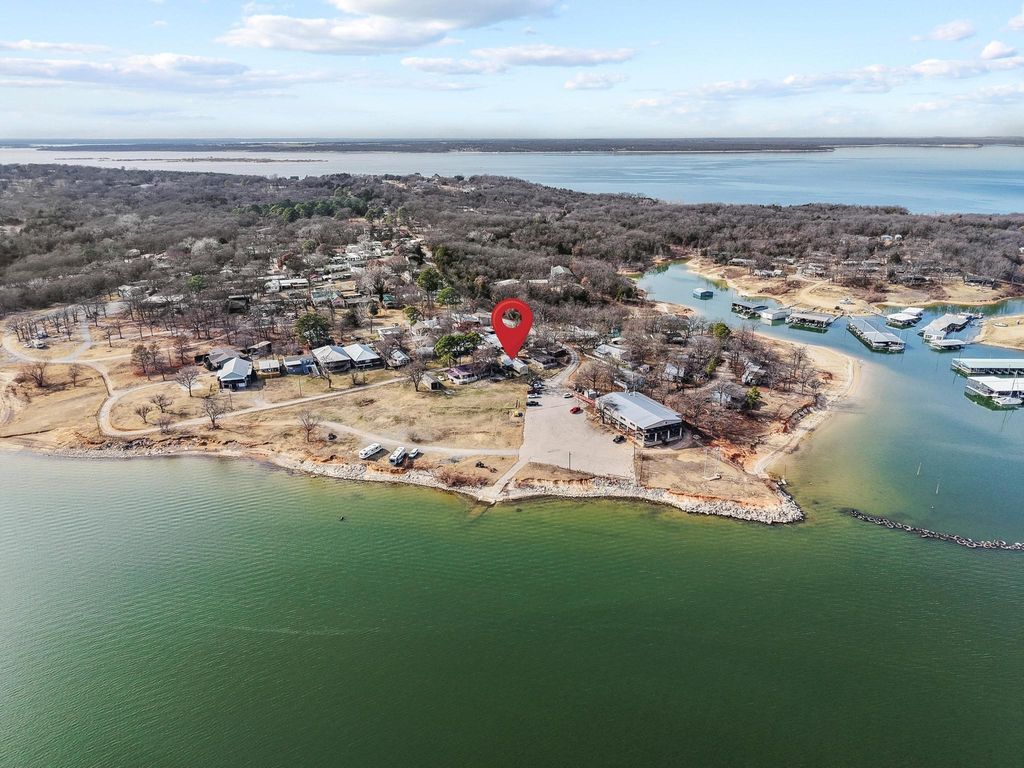 28 Air Force Drive, Pottsboro, TX 75076