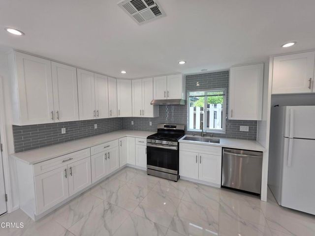10926 Woodward Avenue, Sunland, CA 91040